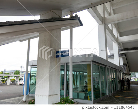Hokuriku Shinkansen Station: Higashi Obama Station Hokuriku Shinkansen Station: Higashi Obama Station 131864545