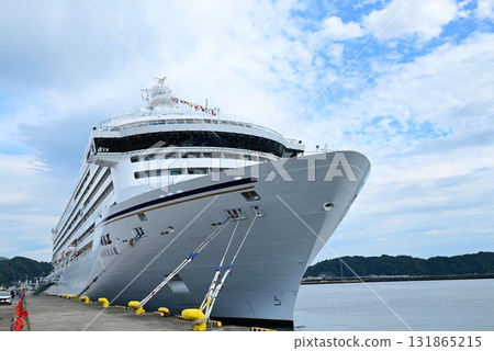 Morning at Miyako Port: Luxury cruise ship Asuka III arrives 131865215