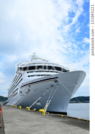 Morning at Miyako Port: Luxury cruise ship Asuka III arrives 131865221