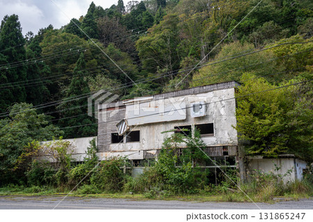 日本鳥取縣一座美麗的古老建築 日本鳥取縣一座美麗的古老建築 131865247