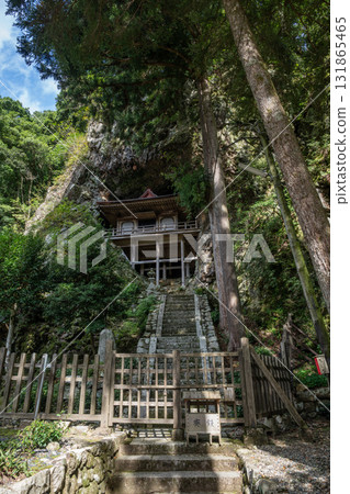 A cave-covered temple in Wakasa Town, Tottori Prefecture, Japan A cave-covered temple in Wakasa Town, Tottori Prefecture, Japan 131865465
