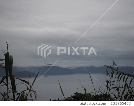 多雲的天空和大海 多雲的天空和大海 131865493