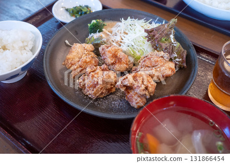 在日本鳥取縣若狹町吃的炸大山雞套餐 131866454