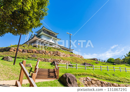 Komakiyama Castle, a stone fortress built by Oda Nobunaga, where excavations continue (Komaki City, Aichi Prefecture) Komakiyama Castle, a stone fortress built by Oda Nobunaga, where excavations continue (Komaki City, Aichi Prefecture) 131867291