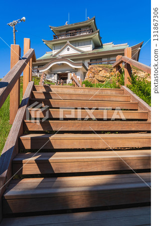 Komakiyama Castle, a stone fortress built by Oda Nobunaga, where excavations continue (Komaki City, Aichi Prefecture) Komakiyama Castle, a stone fortress built by Oda Nobunaga, where excavations continue (Komaki City, Aichi Prefecture) 131867306