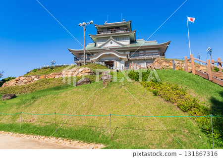 Komakiyama Castle, a stone fortress built by Oda Nobunaga, where excavations continue (Komaki City, Aichi Prefecture) Komakiyama Castle, a stone fortress built by Oda Nobunaga, where excavations continue (Komaki City, Aichi Prefecture) 131867316