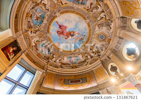 Chateau de Chantilly, great rotunda ceilings, Oise, France Chateau de Chantilly, great rotunda ceilings, Oise, France 131867621