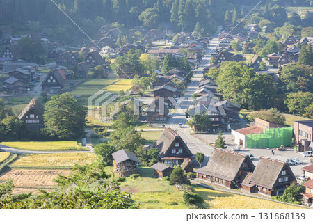 秋日清晨的合掌村 131868139