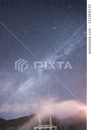 白川鄉夜空中的銀河和電線 白川鄉夜空中的銀河和電線 131868143