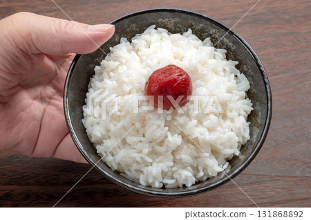 碗裡盛著日本國旗的米飯 131868892