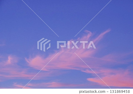 在日落染成的雲彩 131869458