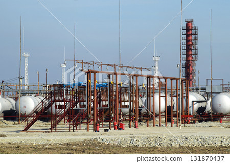 Overpass loading of oil products and fuel storage vessels 131870437