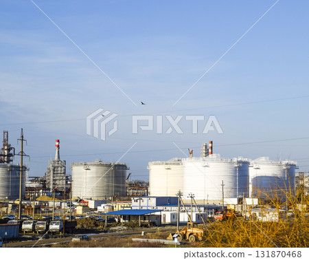 Tank the vertical steel. Capacities for storage of oil, gasoline, kerosene, the diesel and other liquids. 131870468