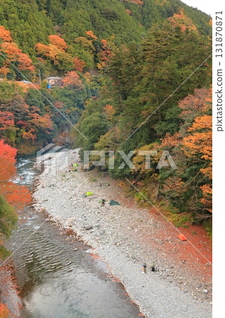 Autumn leaves in the Hikawa Valley 131870871
