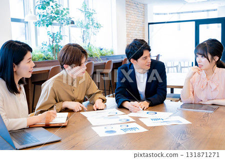 Business scene office meeting Business scene office meeting 131871271