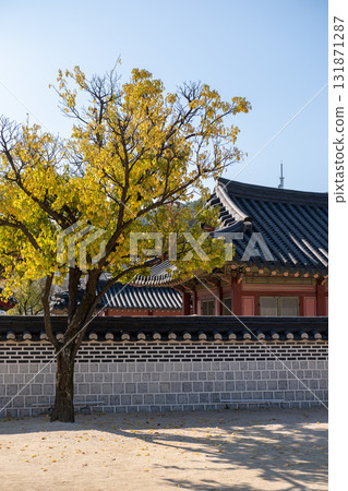 Hwaseong Haenggung, temporary palace where the king used to stay when he traveled outside of Seoul, South Korea. with the autumn nature background. It is famous as K-drama filming location. 131871287