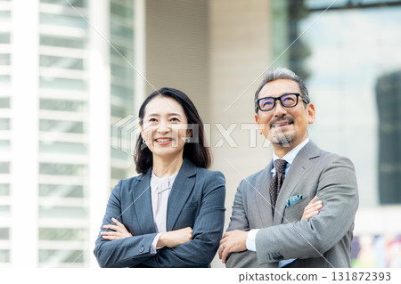 Work Senior men and women Business image Work Senior men and women Business image 131872393