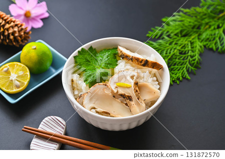 時令菜餚:松茸飯 時令菜餚:松茸飯 131872570