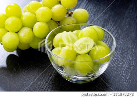 葡萄在一杯 131873278
