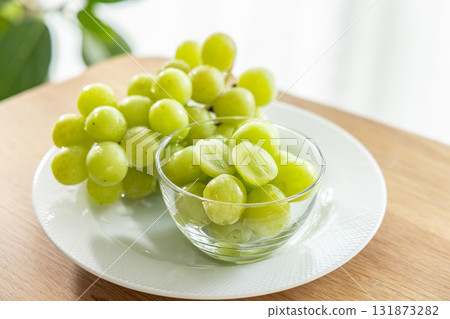 新鮮的光澤馬斯喀特 131873282