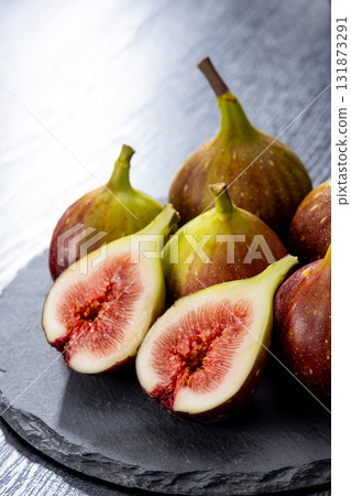 Cutted fig Cutted fig 131873291