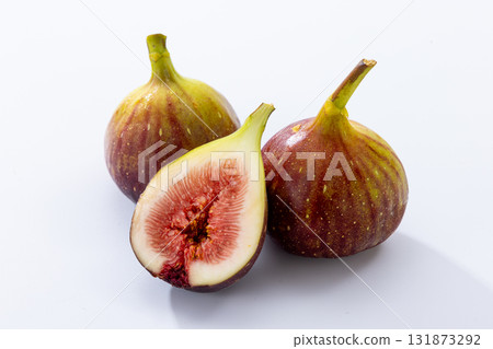 Fig fruit 131873292