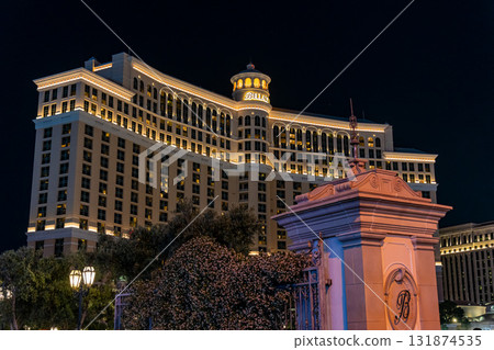 美國內華達州拉斯維加斯貝拉吉歐飯店的夜景 美國內華達州拉斯維加斯貝拉吉歐飯店的夜景 131874535
