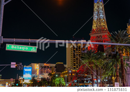 美國內華達州拉斯維加斯的夜景 美國內華達州拉斯維加斯的夜景 131875831