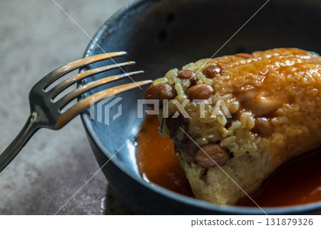 潮州粽搭配傳統甜辣醬 131879326