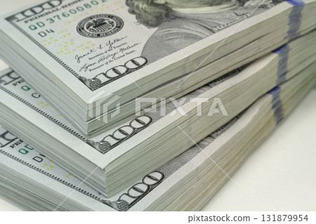 Thirty thousand of real american dollars. Three packs of one hundred dollars Thirty thousand of real american dollars. Three packs of one hundred dollars 131879954