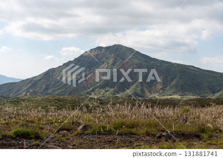 從阿蘇山望去的山 從阿蘇山望去的山 131881741