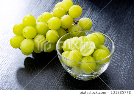 葡萄在一杯 131885778