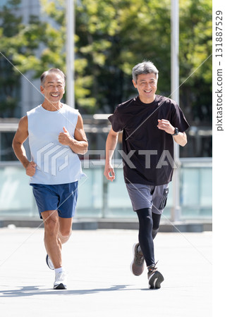 Senior man jogging 131887529