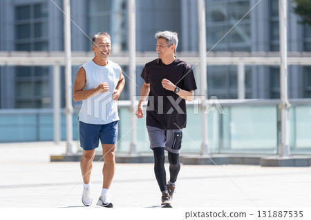 Senior man jogging 131887535
