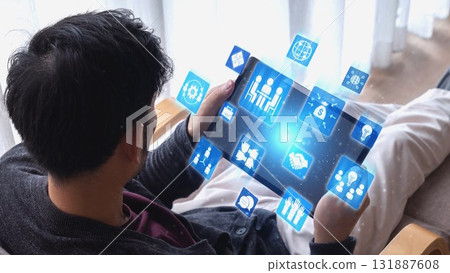 Crowdsourcing collaboration for innovation and shared contribution Spire Crowdsourcing collaboration for innovation and shared contribution Spire 131887608