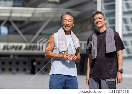 享受運動的老人 131887988