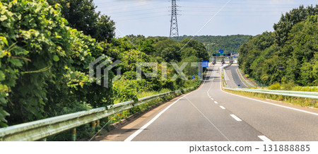 從火車車窗欣賞長久手周圍的城市景觀 從火車車窗欣賞長久手周圍的城市景觀 131888885