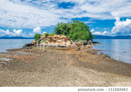 赤尾島（裸島、弁天島） 131888962