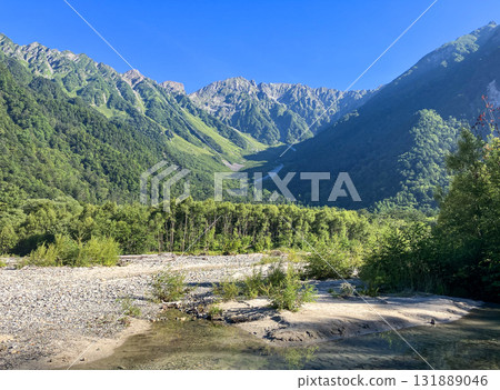 夏季上高地的風景 131889046