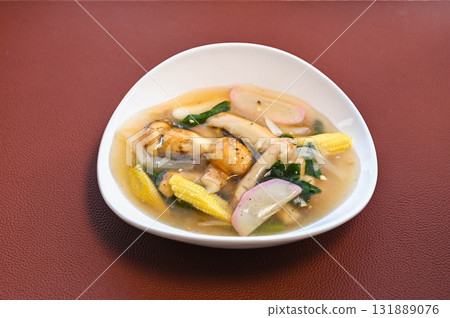 Matsutake mushrooms with thick sauce 131889076