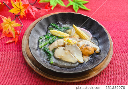 Autumn flavor: Matsutake mushrooms in thick sauce Autumn flavor: Matsutake mushrooms in thick sauce 131889078