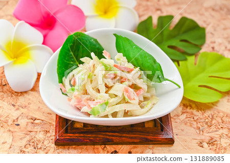 Thai-style green papaya tuna mayonnaise salad 131889085