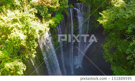無人機拍攝的 Echihaya 瀑布 無人機拍攝的 Echihaya 瀑布 131889595