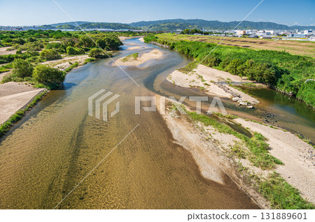 Kizugawa River Scenery: View from Shin-Kizugawa Bridge, Yawata City, Kyoto Prefecture Kizugawa River Scenery: View from Shin-Kizugawa Bridge, Yawata City, Kyoto Prefecture 131889601