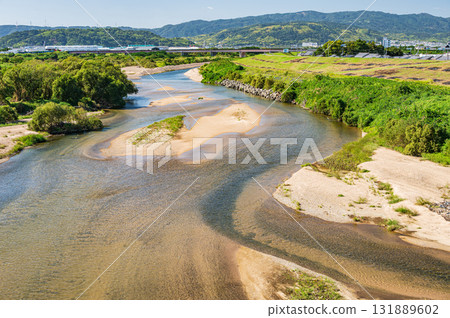 Kizugawa River Scenery: View from Shin-Kizugawa Bridge, Yawata City, Kyoto Prefecture 131889602