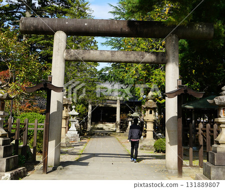 Uesugi Shrine Autumn leaves Uesugi Shrine Autumn leaves 131889807