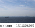 大海、天空和貨船 131889895
