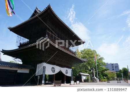 Kenchuji Temple Sanmon Gate, designated cultural property by Nagoya City Kenchuji Temple Sanmon Gate, designated cultural property by Nagoya City 131889947