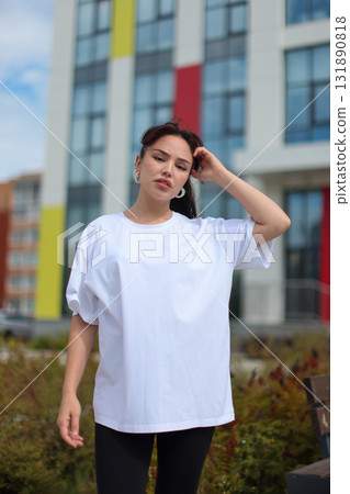 Exploring Contemporary Urban Fashion Encompasses Style and Elegance in Daylight A Chic Outdoor Look 131890818