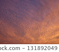 烏雲染成夕陽的顏色 131892049